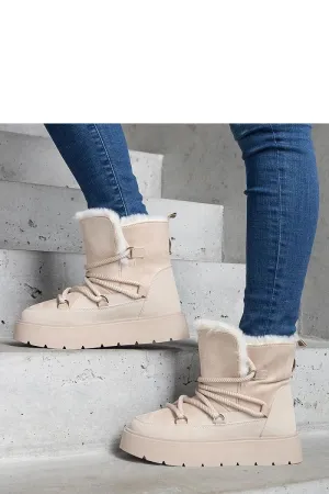 Beige snow boots